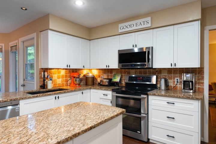 Photo 16 at 318 Roche Point Drive, Roche Point, North Vancouver