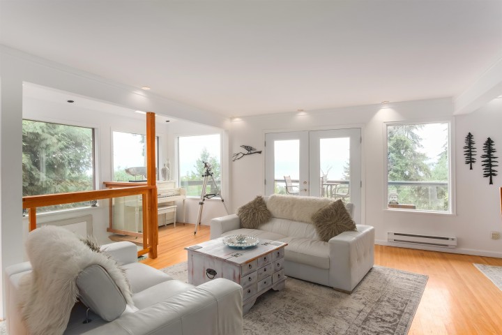 Photo 2 at 20 Oceanview Road, Lions Bay, West Vancouver