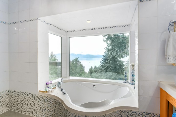 Photo 14 at 20 Oceanview Road, Lions Bay, West Vancouver