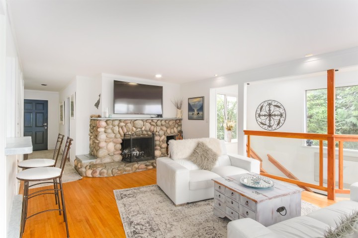 Photo 4 at 20 Oceanview Road, Lions Bay, West Vancouver