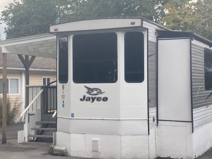 Photo 2 at 247 Tomahawk Avenue, Park Royal, West Vancouver