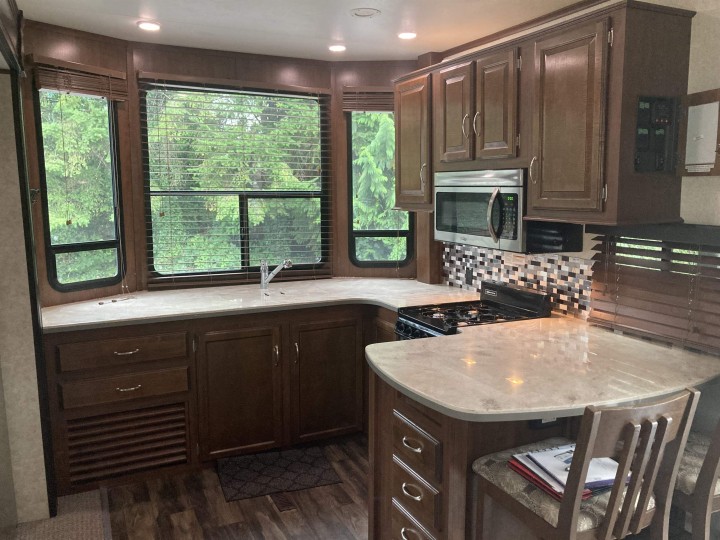 Photo 16 at 247 Tomahawk Avenue, Park Royal, West Vancouver