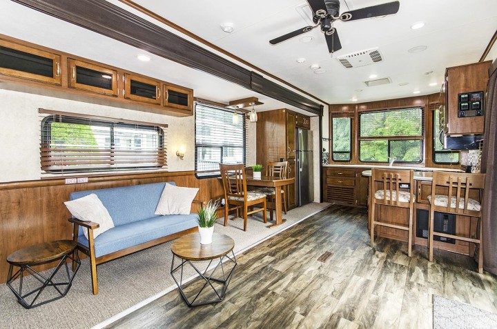 Photo 7 at 247 Tomahawk Avenue, Park Royal, West Vancouver