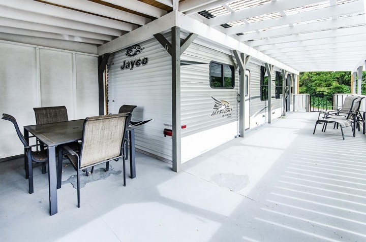 Photo 3 at 247 Tomahawk Avenue, Park Royal, West Vancouver