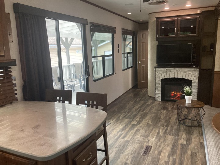 Photo 14 at 247 Tomahawk Avenue, Park Royal, West Vancouver