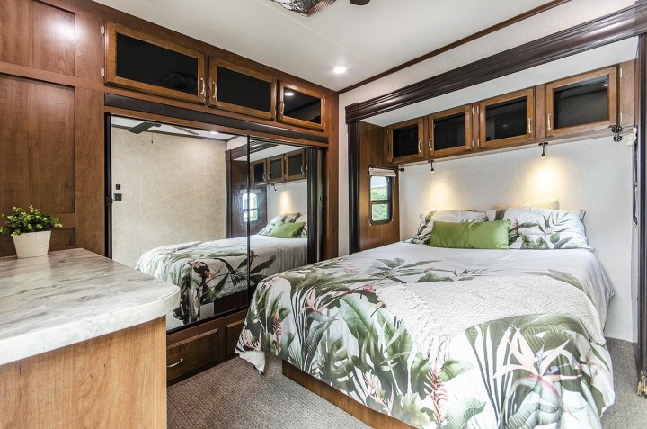 Photo 18 at 247 Tomahawk Avenue, Park Royal, West Vancouver