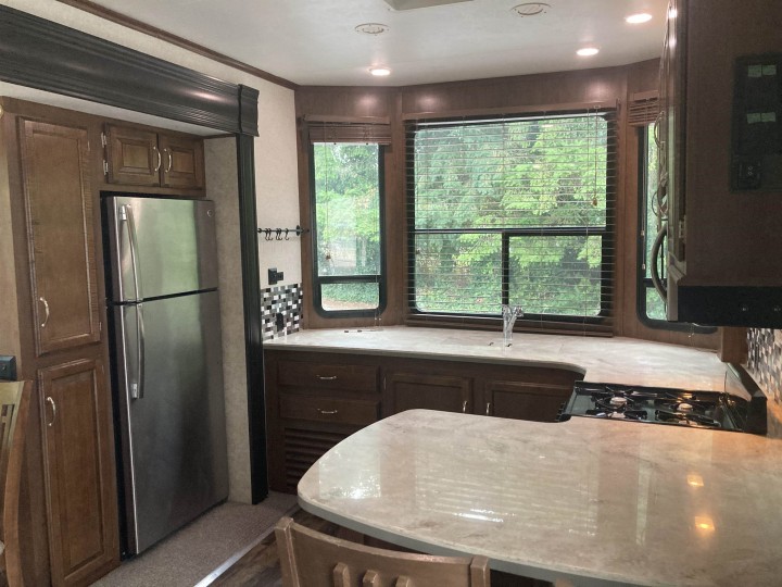 Photo 15 at 247 Tomahawk Avenue, Park Royal, West Vancouver