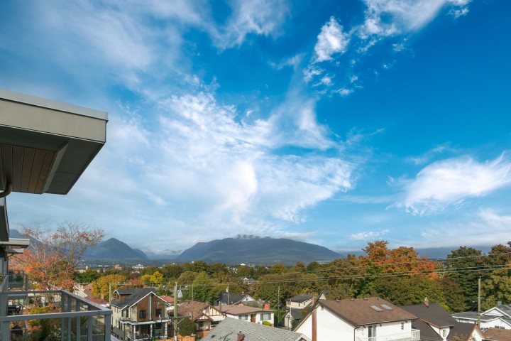 Photo 16 at 404 - 2408 Grant Street, Renfrew VE, Vancouver East