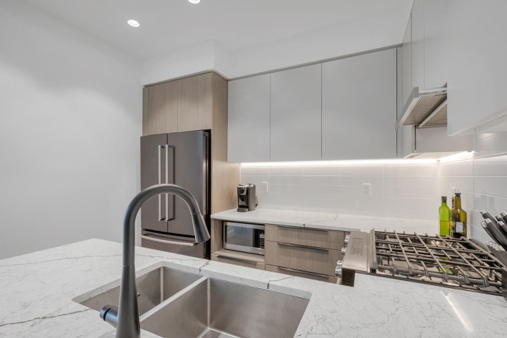 Photo 7 at 404 - 2408 Grant Street, Renfrew VE, Vancouver East