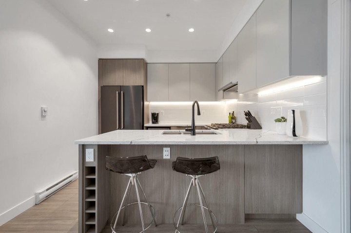 Photo 3 at 404 - 2408 Grant Street, Renfrew VE, Vancouver East