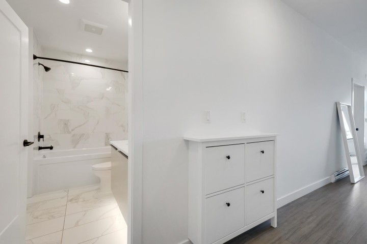 Photo 29 at 404 - 2408 Grant Street, Renfrew VE, Vancouver East