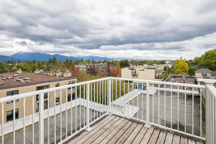 Photo 16 at 311 - 3727 W 10th Avenue, Point Grey, Vancouver West