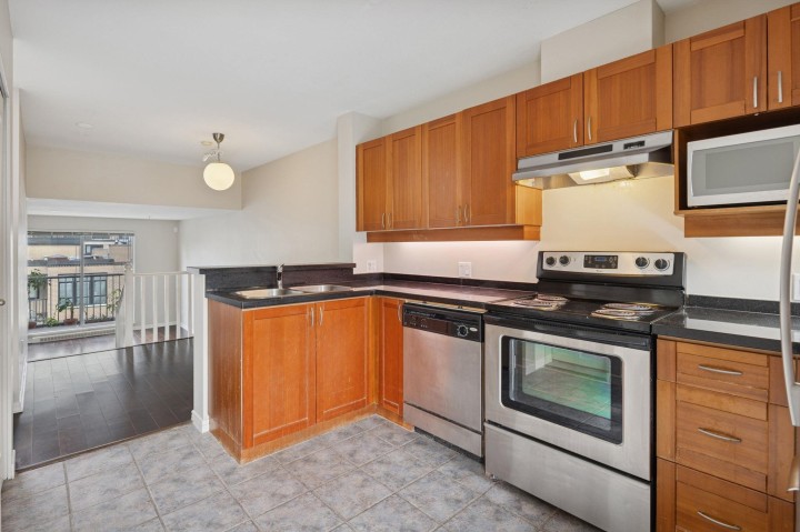 Photo 14 at 311 - 3727 W 10th Avenue, Point Grey, Vancouver West