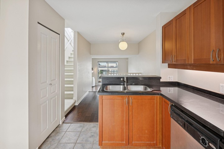 Photo 15 at 311 - 3727 W 10th Avenue, Point Grey, Vancouver West