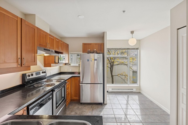 Photo 11 at 311 - 3727 W 10th Avenue, Point Grey, Vancouver West