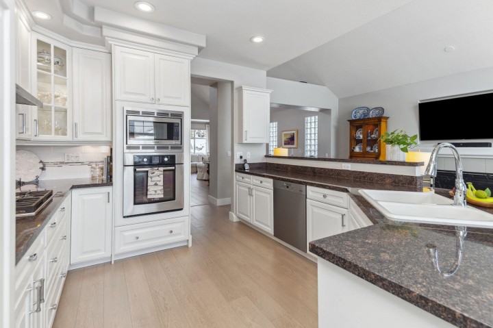 Photo 12 at 1 - 5110 Alderfeild Place, Upper Caulfeild, West Vancouver