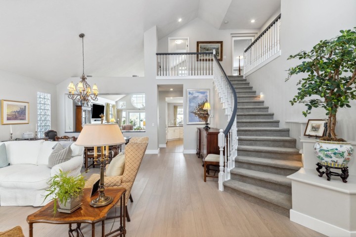 Photo 3 at 1 - 5110 Alderfeild Place, Upper Caulfeild, West Vancouver