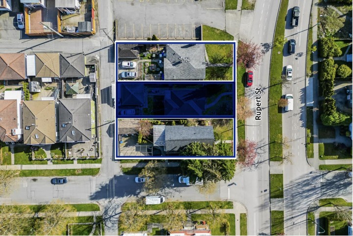Photo 3 at 4424 Rupert Street, Renfrew Heights, Vancouver East
