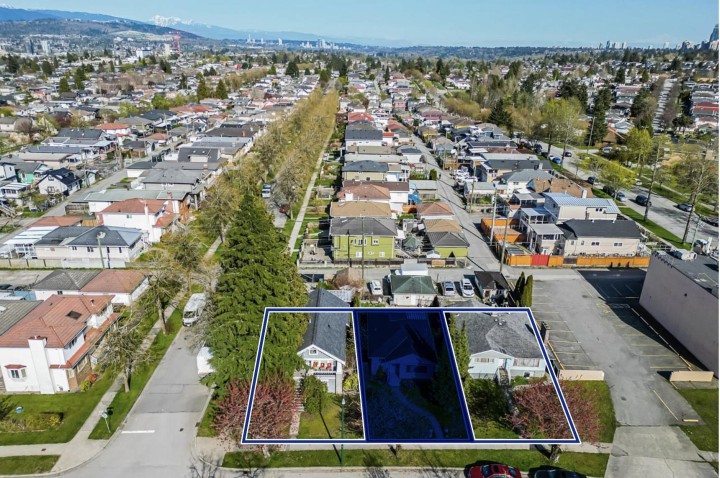 Photo 1 at 4424 Rupert Street, Renfrew Heights, Vancouver East