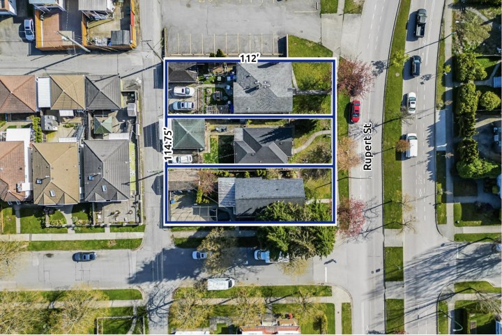 Photo 4 at 4424 Rupert Street, Renfrew Heights, Vancouver East
