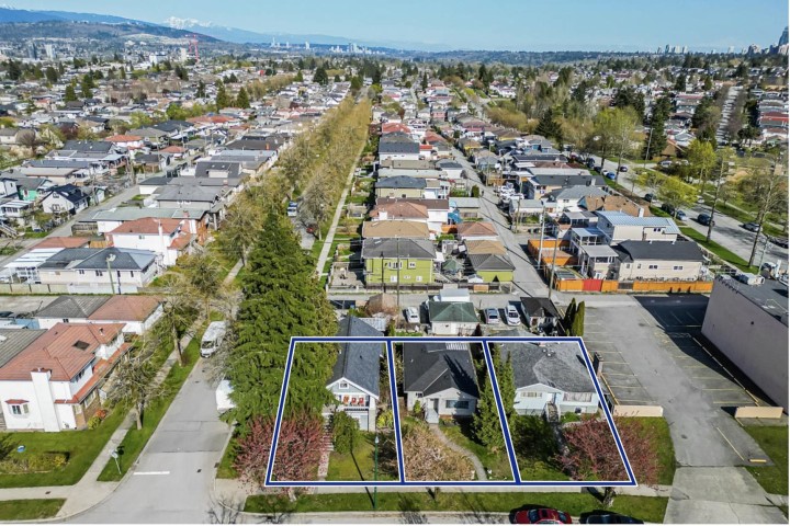 Photo 2 at 4404 Rupert Street, Renfrew Heights, Vancouver East