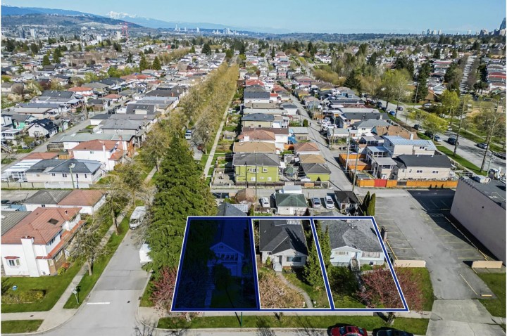 Photo 1 at 4404 Rupert Street, Renfrew Heights, Vancouver East