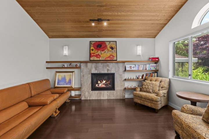 Photo 7 at 2319 Marine Drive, Dundarave, West Vancouver