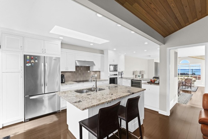 Photo 3 at 2319 Marine Drive, Dundarave, West Vancouver