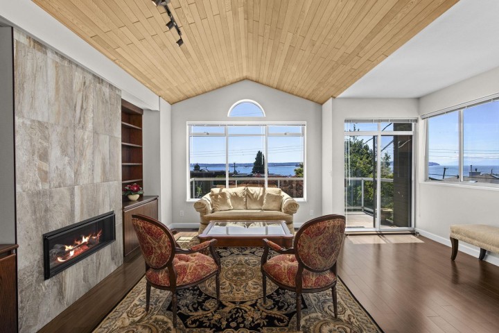 Photo 1 at 2319 Marine Drive, Dundarave, West Vancouver