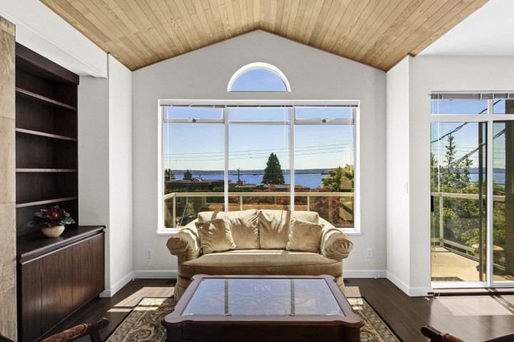 Photo 11 at 2319 Marine Drive, Dundarave, West Vancouver