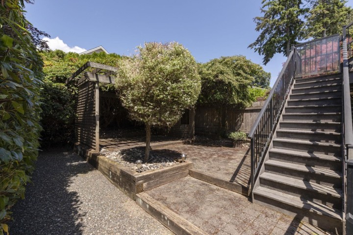 Photo 31 at 2319 Marine Drive, Dundarave, West Vancouver