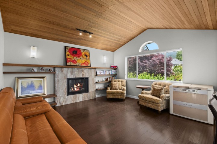 Photo 8 at 2319 Marine Drive, Dundarave, West Vancouver