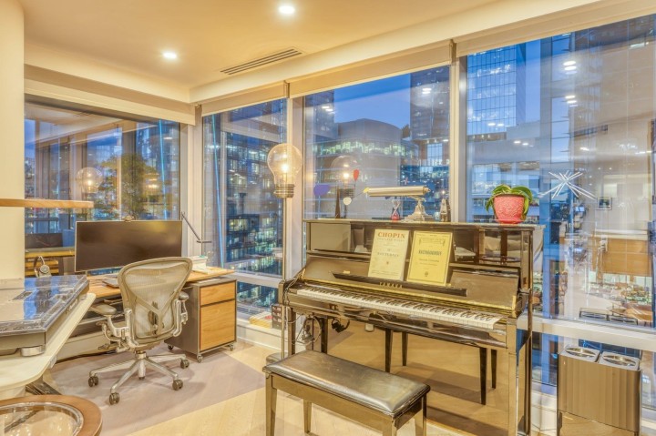 Photo 5 at 1702 - 1111 Alberni Street, West End VW, Vancouver West