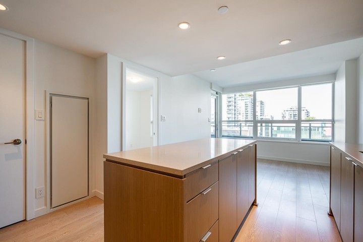 Photo 3 at 306 - 125 E 14th Street, Central Lonsdale, North Vancouver