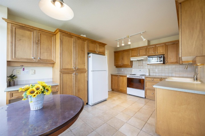 Photo 2 at 1001 - 5639 Hampton Place, University VW, Vancouver West