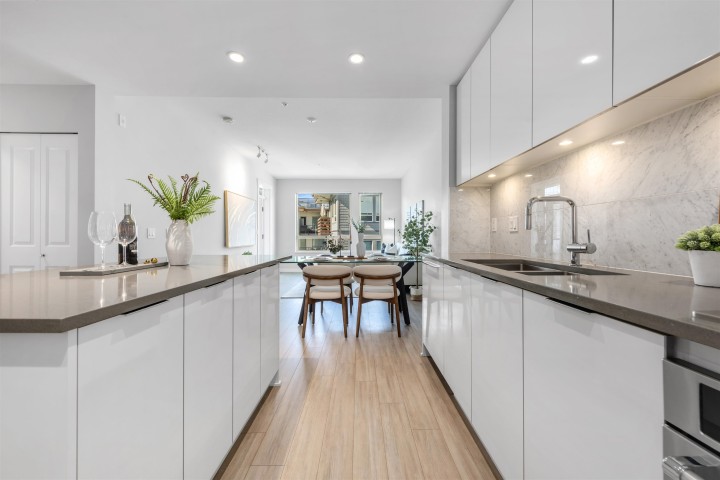 Photo 11 at 508 - 2651 Library Lane, Lynn Valley, North Vancouver