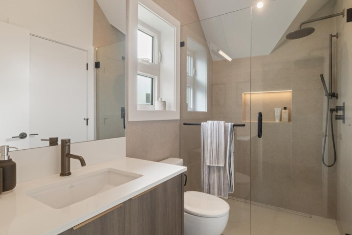 Photo 33 at 2 - 2680 E 5th Avenue, Renfrew VE, Vancouver East