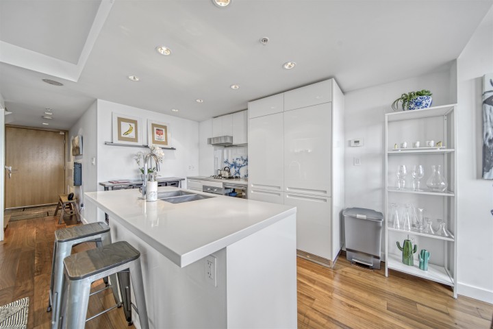 Photo 6 at PH7 - 188 Keefer Street, Downtown VE, Vancouver East