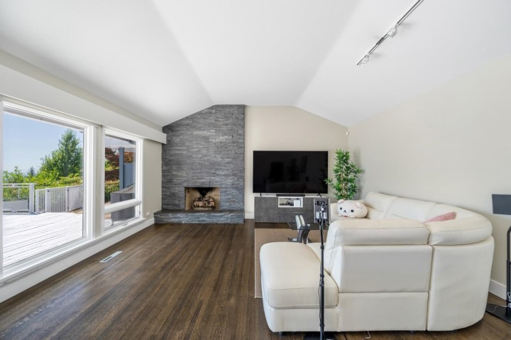 Photo 30 at 4111 Burkehill Road, Bayridge, West Vancouver