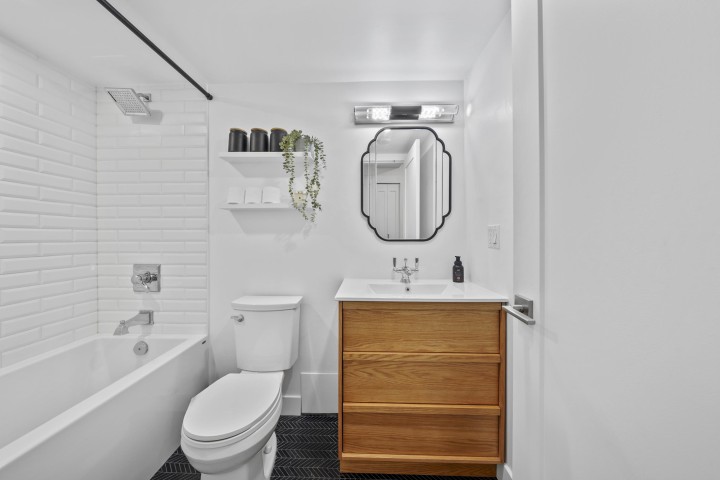 Photo 16 at 112 - 1345 W 4th Avenue, False Creek, Vancouver West