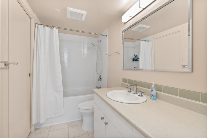 Photo 12 at 1607 - 1277 Nelson Street, West End VW, Vancouver West