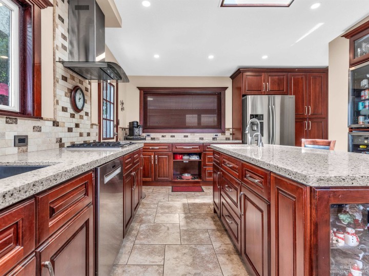 Photo 5 at 2990 Eddystone Crescent, Windsor Park NV, North Vancouver