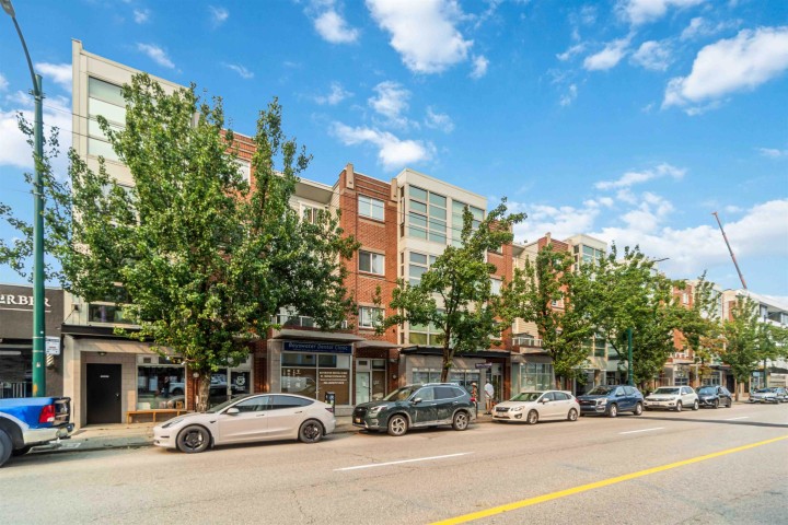 Photo 3 at 307 - 2929 W 4th Avenue, Kitsilano, Vancouver West