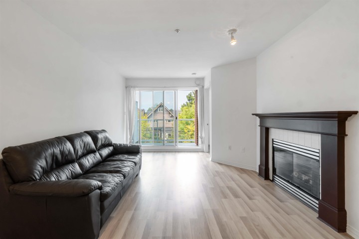 Photo 14 at 307 - 2929 W 4th Avenue, Kitsilano, Vancouver West
