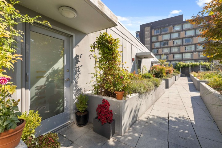 Photo 3 at 711 - 108 E 1st Avenue, Mount Pleasant VE, Vancouver West