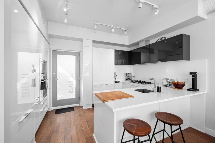 Photo 11 at 711 - 108 E 1st Avenue, Mount Pleasant VE, Vancouver West