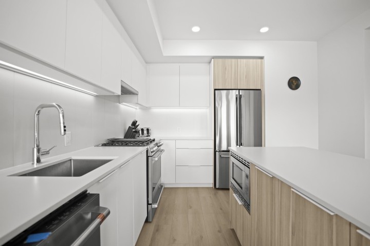 Photo 7 at 505 - 2450 Garden Drive, Grandview Woodland, Vancouver East