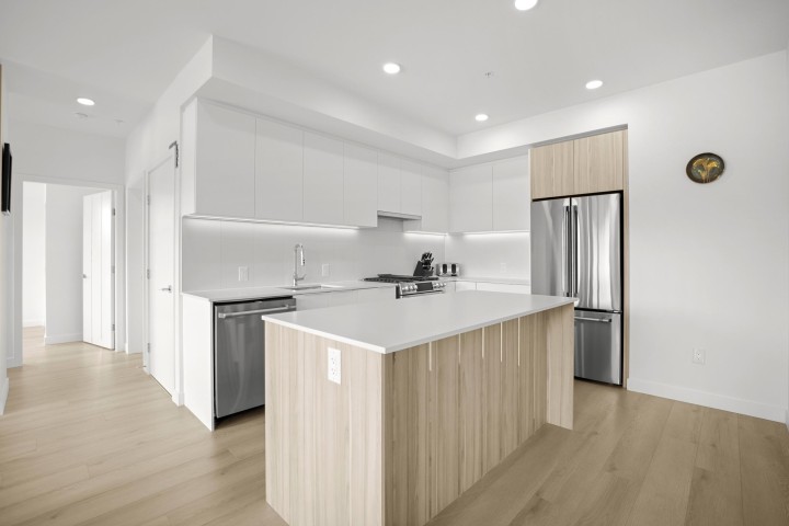 Photo 1 at 505 - 2450 Garden Drive, Grandview Woodland, Vancouver East