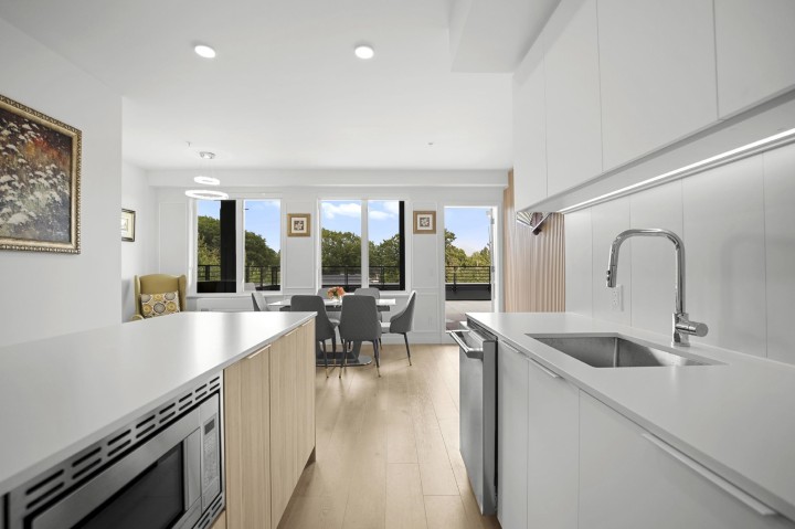 Photo 5 at 505 - 2450 Garden Drive, Grandview Woodland, Vancouver East