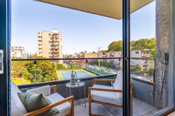 Photo 10 at 304 - 2370 W 2nd Avenue, Kitsilano, Vancouver West